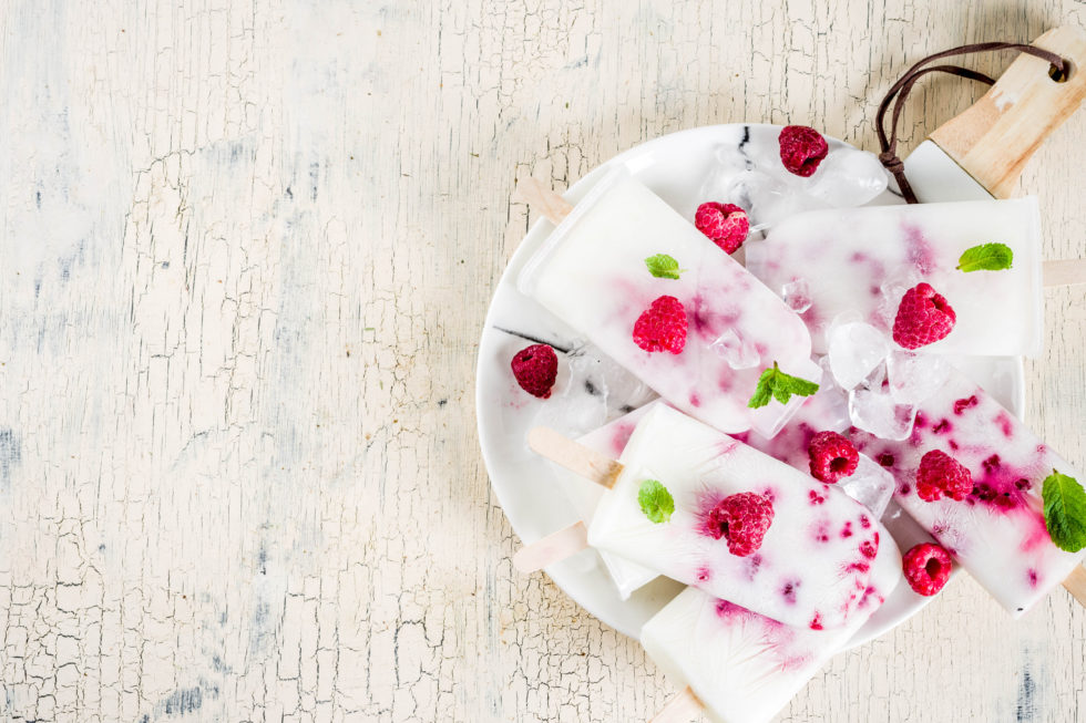 6610-980x653 Summer sweet desserts, homemade organic ice cream popsicles from