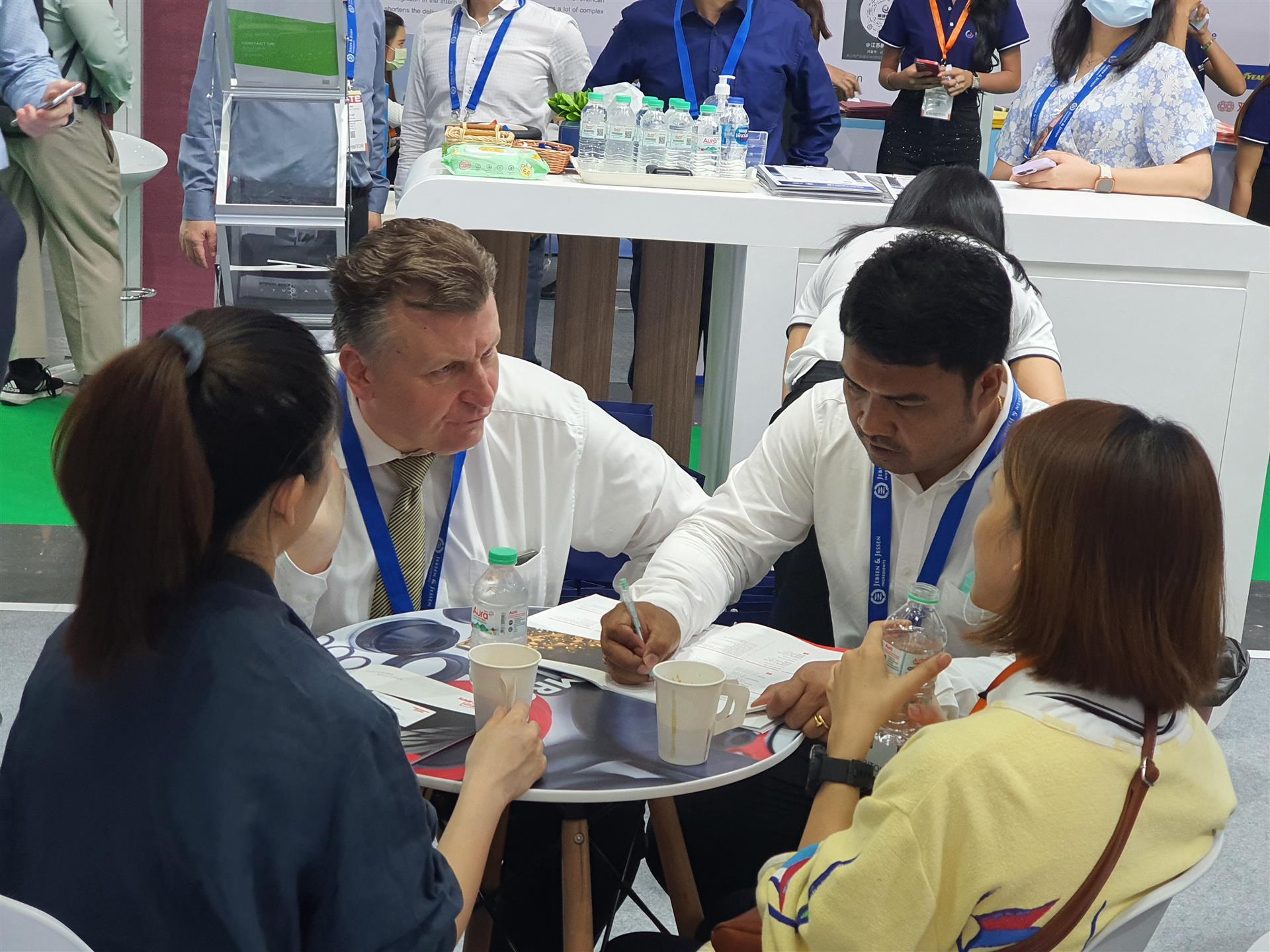 GRTE 9 (Custom) Meeting with visitors