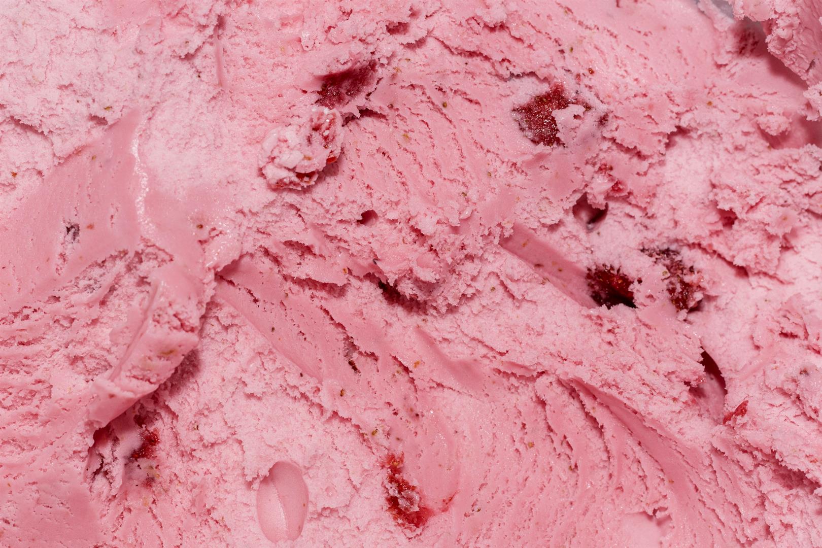 extreme-close-up-strawberry-ice-cream-with-copy-space (Large) extreme-close-up-strawberry-ice-cream-with-copy-space (Large)