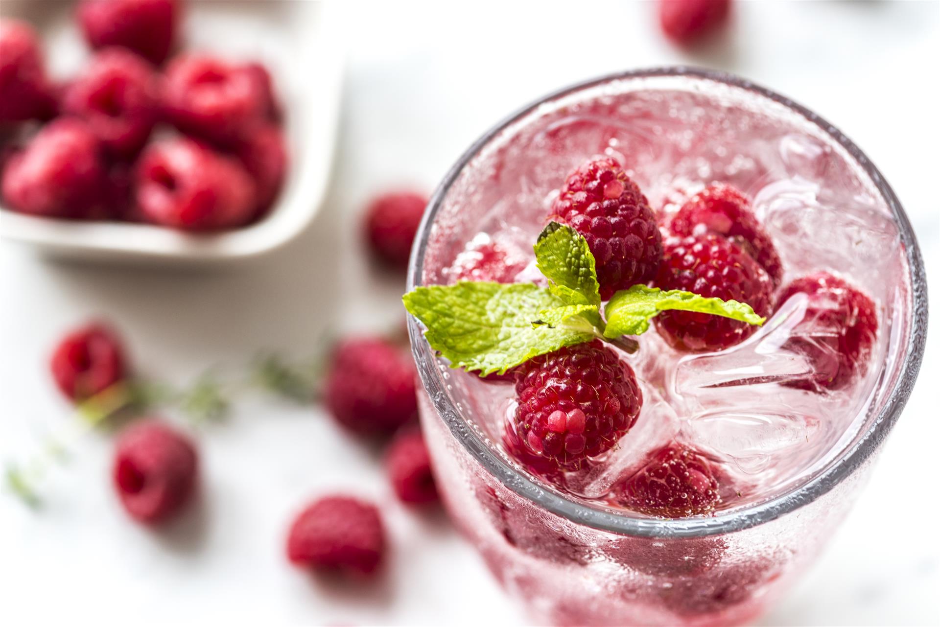 raspberry-mint-infused-water-recipe raspberry-mint-infused-water-recipe
