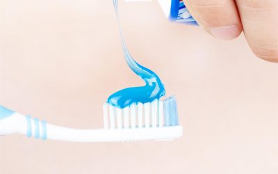 Whiter Teeth, Fresher Breath, All-in-One.